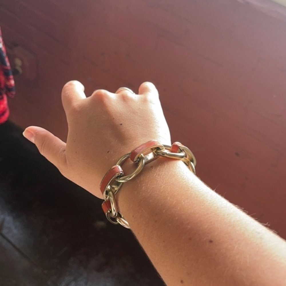Leather and Gold Chain Link Bracelet - Picture 6 of 6